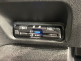 いまや快適なカーライフに欠かせないETCが付いています。