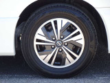 【タイヤ】 【純正15インチアルミホイール】《195/65R15》専用のアルミなのでお車のイメージぴったりですね!