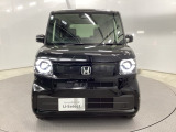 お客様に安全で快適なカーライフをお送りいただくために、中古車にも高いレベルの品質基準を設け、その基準に従って、全ての中古車について納車前整備を実施しています。