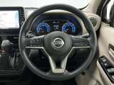 【ステアリングスイッチ】運転中に前方から目線をそらすことなくオーディオ等の操作が可能な便利機能!安心&快適なドライブを演出してくれます。