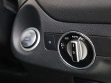 AUTO機能付ヘッドライトスイッチとエンジンスタートスイッチ周辺