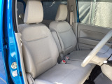 運転席の状態もグッド!年式・走行距離をほとんど感じさせない、大変きれいな室内です!
