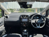 視界広々で運転しやすいインパネ