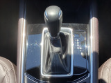 アクセルペダルを踏み込む量や速さに応じて変速パターンをし、人馬一体の運転感覚を発揮してくれる6速オートマ!