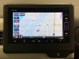 ナビゲーションはフルセグTV、インターナビ対応のGathers純正メモリーナビを搭載しています。Bluetoothオーディオ機能がありますので、スマートフォンなどの音楽も再生できます。