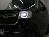 【LEDヘッドライト】悪天候や夜間走行時も良好な視界を確保し安心して運転できる高輝度LEDヘッドライトを装備!点灯速度が早く、消費電力も抑えられています!!