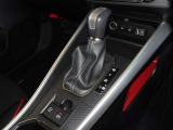 電動パーキングブレーキ・ブレーキホールドを装備してます。ホールド機能は信号待ちが多い一般道で疲労軽減になり、大好評です!
