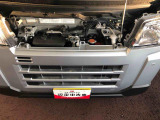 ボンネット内もキレイです。