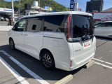 広々とした車内空間に優れた燃費性能。更にデザインも上質で人気のお車です!