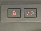 【パワーバックドア】スマートキーや運転席のボタンを押すだけでリアゲートが自動で開閉します!荷物を持っている時や、高い位置にあるバックドアを閉める際に便利な機能です♪
