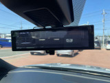 スマートルームミラーは室内の荷物などで後方の視界が遮られても、カメラの映像を直接ルームミラーに表示することができ、視界を確保できます。