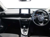 運転席は見晴らしが良く、運転しやすいレイアウトになっています。