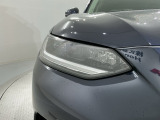 LEDヘッドライトは、点灯の瞬間から最大光量を発揮し、突然暗くなるトンネルなどでの安定感を高めます。