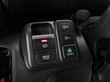 【電子パーキングブレーキ】電子制御のパーキングブレーキと、信号待ちや渋滞に便利なオートブレーキホールドを装備しております。ブレーキペダルから足を離しても自動的に停車状態を保持してくれる便利な機能です