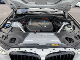 安心のBMW認定中古車は100項目の箇所を徹底的にチェック致します。機械的な箇所や電気系、コンピューターなどをご納車前に点検し、交換基準に達した部品は全て新品に修理返品した後にご納車致します。