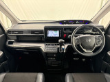 いつでも気持ちよく運転できて、使い勝手のいい収納や体をケアするシート、細部にまでこだわったインテリア♪