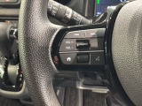 ステアリングにオーディオ操作スイッチが付いています。オーディオ画面に直接タッチしなくても操作が出来ますので、運転に集中できます。