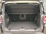 開口部の広いトランクルーム。積み重ねての収納が可能です。