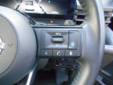 同一車線運転アシスト機能『プロパイロット』搭載。車間距離も見てくれるアダプティブクルーズコントロールとしても使えます。