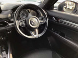 ハンドルも手にしっくり馴染み、握りやすくしっかり車の情報が伝わってきます。