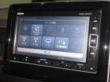 ナビゲーションは純正メモリーナビ(VXM-184VFi)を装着しております。AM、FM、CD、DVD再生、Bluetooth、フルセグTVがご使用いただけます。初めて訪れた場所でも安心ですね!