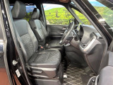 運転席シート廻りは使用感も少なく、良好な状態となっています。丁寧に使われていたことがよくわかりますね。