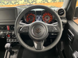 【純正革巻きステアリング】上質な革を使用することで、手にしっかり馴染みとても運転しやすいハンドルです♪