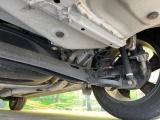 お車を安心してお乗りいただく為には、足回りの定期点検が欠かせません。サービスサポート(有償保証)では無料点検もご提供しており、安心のカーライフをお過ごしいただけるサポート体制が整っています。