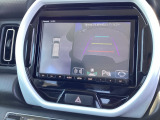狭い場所での駐車やすれ違いなどでより的確な運転操作に役立つ360&deg;ビューモニターが装備されています。