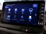 CD、DVD、Bluetooth、AM、FM、AUX、スマートフォン接続ができます。