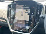 【マルチテレインモニター】車のフロントやサイドのカメラ画像を同時にモニター表示することで、悪路や狭い道を走行時でも周囲の状況確認ができ安心!本格SUVにうれしい装備です♪