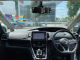 窓ガラスが大きく車両感覚も掴みやすいお車ですので安心してお乗りいただけます。