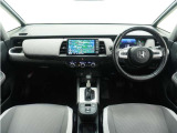 ◆視界広々で非常に運転しやすくロングドライブでも疲れを感じさせないすっきりとまとまったインパネ周りです。