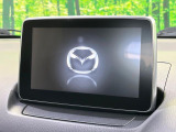 【マツダコネクトナビ】車内の雰囲気にマッチした一体型タイプのナビ。各種車輌設定やBluetooth再生等、様々な機能が楽しめます。直感的なダイヤル操作が可能で、使い勝手も良好です。