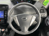 【純正革巻きステアリング】上質な革を使用することで、手にしっかり馴染みとても運転しやすいハンドルです♪v