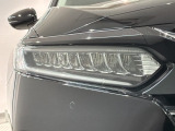 LEDヘッドライトは、点灯の瞬間から最大光量を発揮し、突然暗くなるトンネルなどでの安定感を高めます。