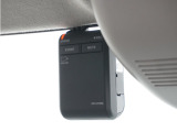 ◆ドライブレコーダー◆映像・音声などを記録する自動車用の装置です。 もしもの事故の際の記録はもちろん、旅行の際の思い出としてドライブの映像を楽しむことができます。