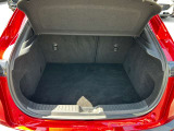 荷室は広くたくさんの日用品のお買い物をお載せできてレイアウト次第で用途が盛りだくさんです。