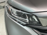 LEDヘッドライトは、点灯の瞬間から最大光量を発揮し、突然暗くなるトンネルなどでの安定感を高めます。