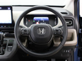 【運転席まわり】Honda独自の設計思想に基づき、自然に手を伸ばした先に操作したいものがあるようレイアウトを追求 !
