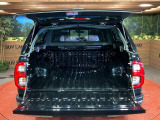 【キャノピー】デッキに積み込んだ荷物を雨風や盗難のリスクから守るキャノピーを装備。ワゴンの様な見た目になり、高さのある荷物も積み込み出来ます。気兼ねなく荷物を積み込んでお使い下さい♪
