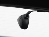 ◆リアにもドライブレコーダーを装備しております◆映像・音声などを記録する自動車用の装置です。もしもの事故の際の記録はもちろん、旅行の際の思い出としてドライブの映像を楽しむことができます。