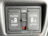 【両側パワースライドドア】スマートキーや運転席のスイッチで後席両側スライドドアの開閉が可能♪電動だから力を入れてドアを開ける必要が無く、小さなお子様でも簡単に開け閉めでき快適です♪