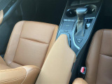【 シフト 】スムーズなシフトチェンジで快適にお車を操縦していただけます!