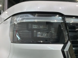 LEDヘッドライトは、点灯の瞬間から最大光量を発揮し、突然暗くなるトンネルなどでの安定感を高めます。