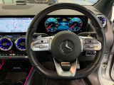 安定性に寄与するタイヤサイズ。スタイリングと合わせて更なる走りに貢献しています。オプションで多数のデザインからお選び頂く事も可能でございます。
