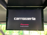 【フリップダウンモニター】大画面モニターで後席でもエンタメをお楽しみいただけます。小さなお子様にも大人気の装備です♪