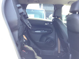 【シートアレンジ】リアシート座面を持ち上げると、背の高い荷物を積むのに便利なトールモードに変身します!多彩なシートアレンジで使い勝手良好!
