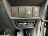 ETC2.0が標準装備です。高速道路の渋滞情報などをナビとリンクして画面でお知らせします。【安全装置】衝突被害軽減ブレーキ・横滑り抑制機能・路外逸脱制御機能も付いていますので安心です。