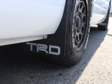 TRDマットフラップでオフロード感アップ&uarr;&uarr;